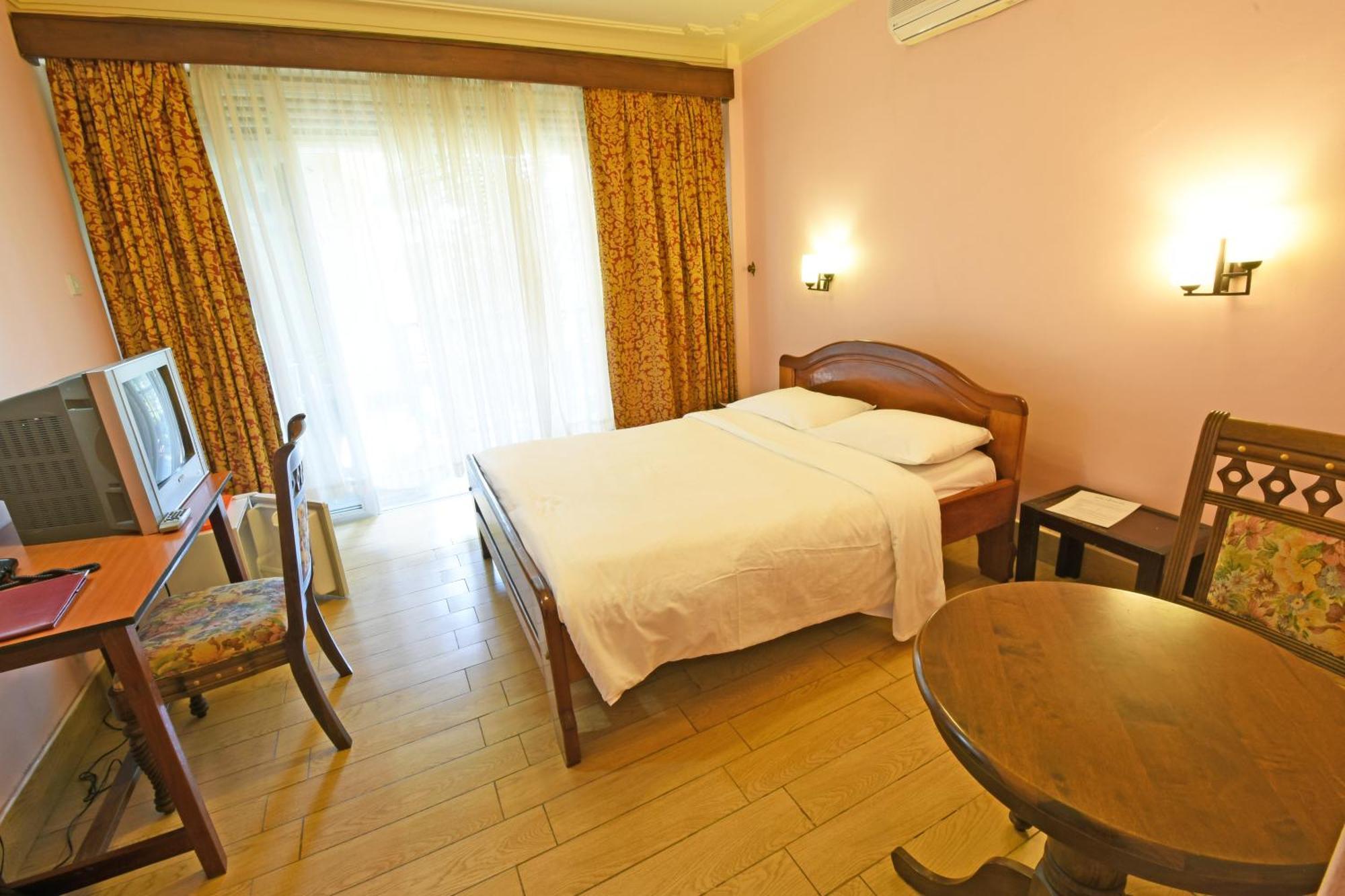 Imperial Golf View Hotel Entebbe Ngoại thất bức ảnh
